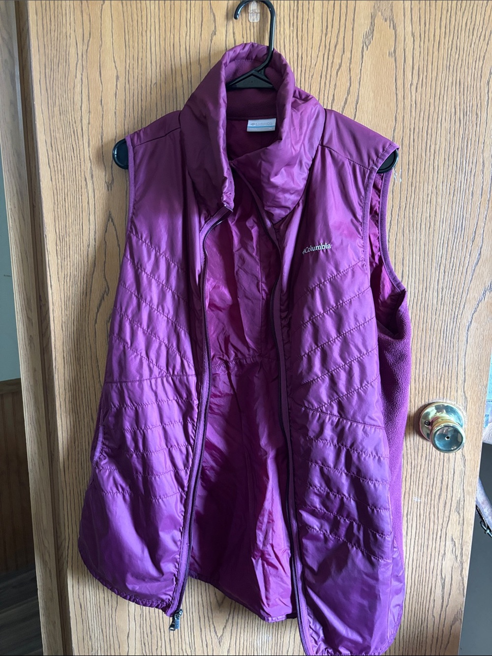 Columbia Women's Magenta Quilted Lightweight Vest